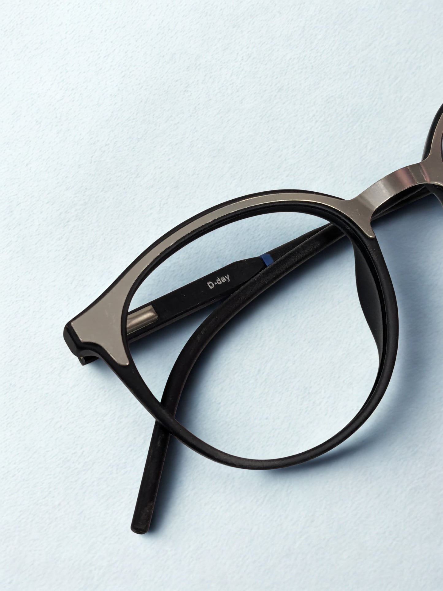 Minimalist Black Glasses